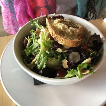 MIAM Cafe - Crottin goat cheese salad - Sandwiches Near Me - Miami, Florida