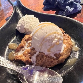 Ford's Garage Plantation - Caramel Apple Cookie Skillet - Bars Near Me - Plantation, Florida Ford's Garage Plantation - Caramel Apple Cookie Skillet - Bars Near Me - Plantation, Florida
