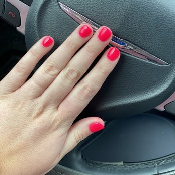 Le Nails & Spa - Nail Salons Near Me - Oshkosh, Wisconsin