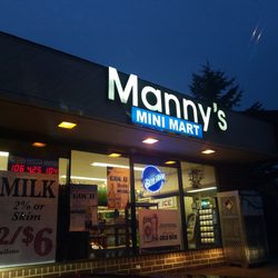 Manny's Mini Mart - Stopped by for some chips and beer for a friend
