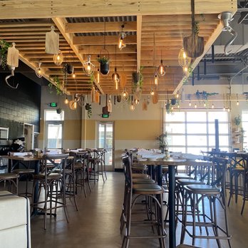 Crust Simply Italian - Inside is trendy and vibrant - Pizza Near Me - Gilbert, Arizona Crust Simply Italian - Inside is trendy and vibrant - Pizza Near Me - Gilbert, Arizona