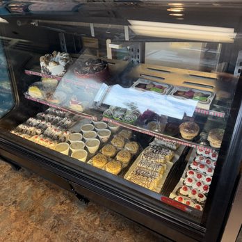 Cupcake Kitchen - Large Cannoli's and many other treats! - Bakeries Near Me - Chattanooga, Tennessee