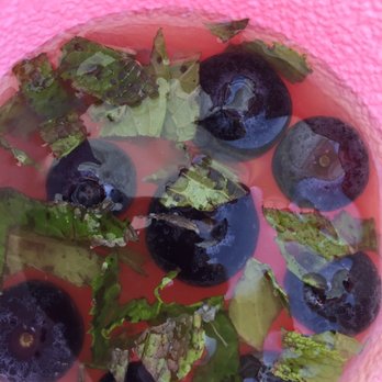 Laguna Beach - Mint and blueberry, homemade lemonade - Beaches Near Me