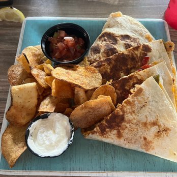 Caddy's John's Pass - Chicken quesedilla - American Near Me - Madeira Beach, Florida Caddy's John's Pass - Chicken quesedilla - American Near Me - Madeira Beach, Florida