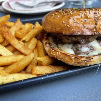Lost Resort - Double burger - American Near Me - San Francisco, California