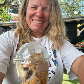El Brunch Movil 305 - Banana Bread and Ice Cream - Food Trucks Near Me - Miami, Florida