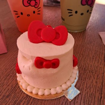 Hello Kitty - Accessories Near Me - Universal City, California