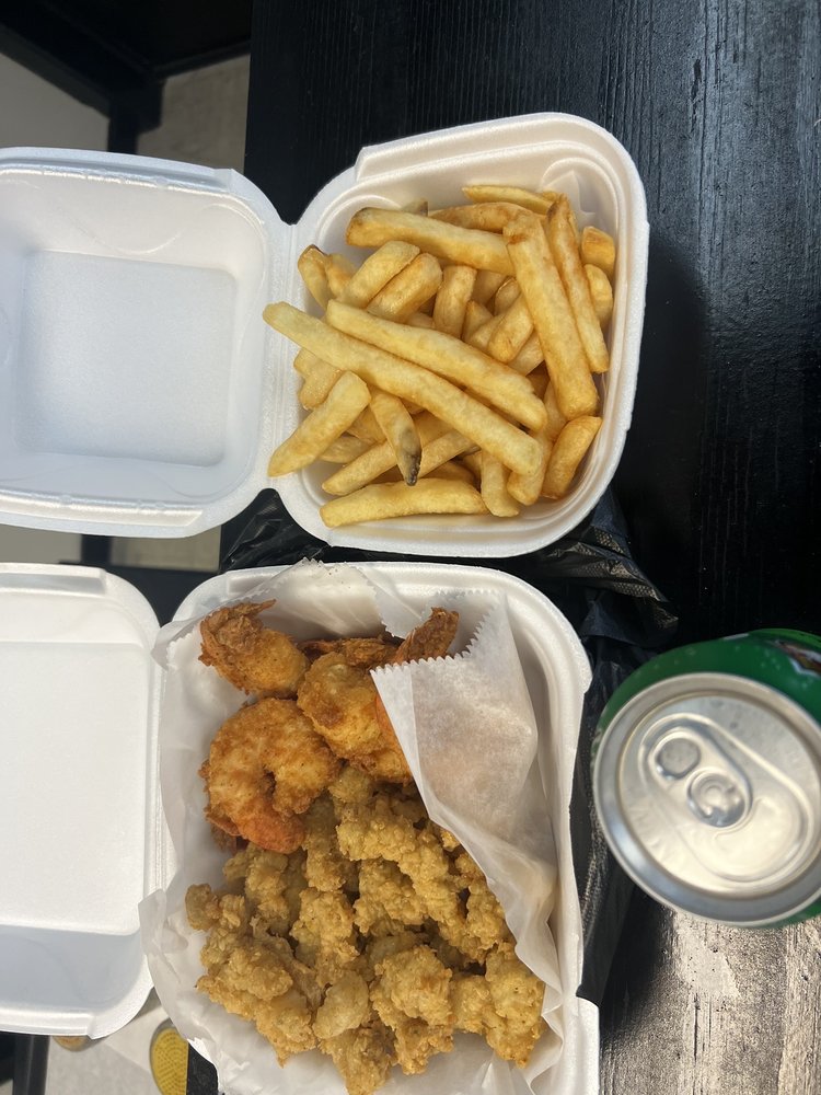 SNAPPER CONCH N WINGS CLOSED Updated August 2024 10 Photos 4091