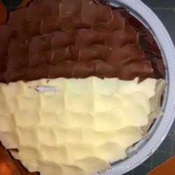 Donna Brigadeiro Patisserie - Bolo bem-casado