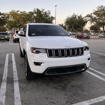 Van Nuys CDJR - Car Dealers Near Me - Van Nuys, California