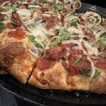 BURGH’S PIZZA & WING PUB - Updated February 2025 - 176 Photos & 286