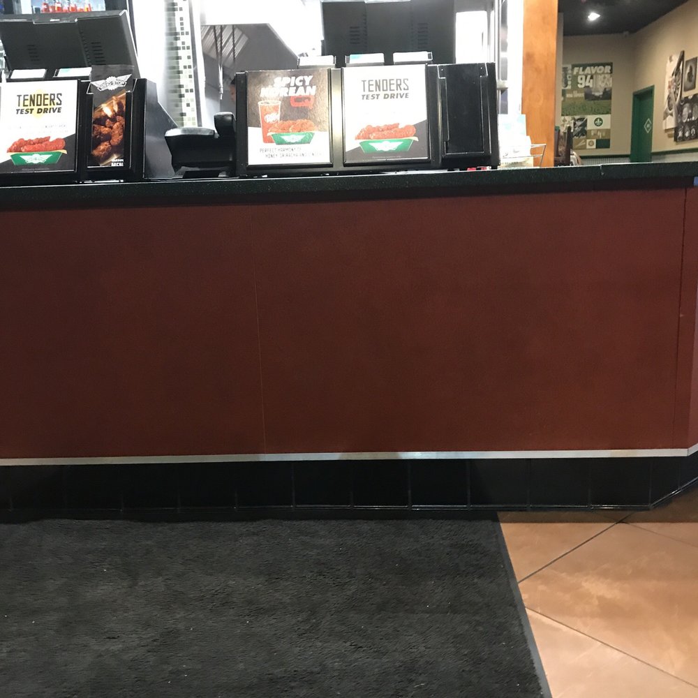 Wingstop - Chicken Wings Near Me - Brooklyn, Ohio