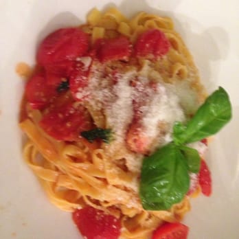 Tribeca Cafè - Fettuccine pachino basilico e parmigiano. Super - Italian Near Me - Rome, RM