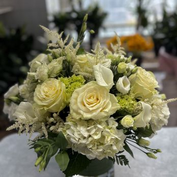 International Florist - All white leaf lined vase arrangment centerpiece - Florists Near Me - Newark, New Jersey International Florist - All white leaf lined vase arrangment centerpiece - Florists Near Me - Newark, New Jersey