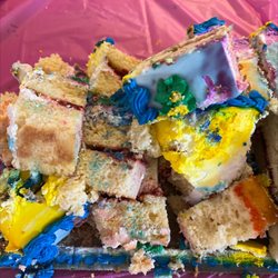 3 Amigos Market - Rancid cake don't buy from here