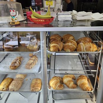Donut Star - Croissants and other treats - Donuts Near Me - La Crescenta, California