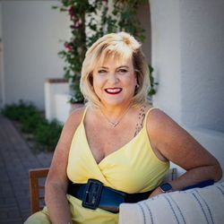Michelle Lloyd - Realty ONE Group - Michelle Lloyd
Realtor
Realty ONE Group
West Valley Realtor
