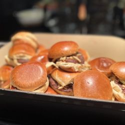 Ball Arena - Barbecue sliders