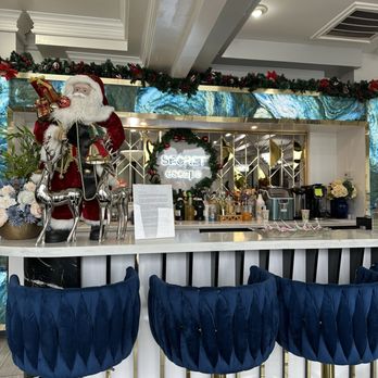 Secret Escape Nail Lounge - Interior Sitting Area - Nail Salons Near Me - Houston, Texas