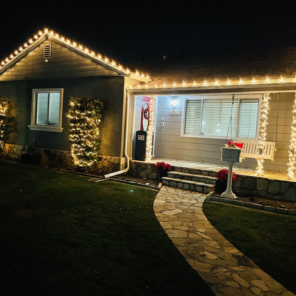 Munoz Christmas Lights - Holiday Decorating Services Near Me Munoz Christmas Lights - Holiday Decorating Services Near Me