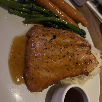 Yard House - Whiskey Glazed Salmon dipping sauce is rich and delicious - Vegetarian Near Me - Gaithersburg, Maryland