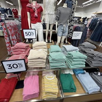 Gap Factory - Men's Clothing Near Me - Mashantucket, Connecticut Gap Factory - Men's Clothing Near Me - Mashantucket, Connecticut