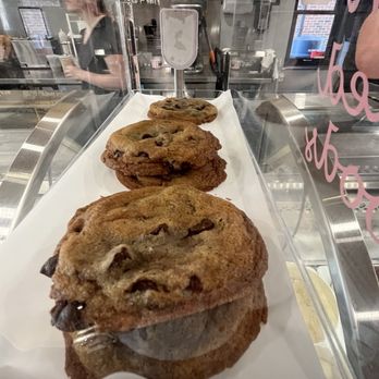 Blank Slate Creamery Brighton - Ice Cream & Frozen Yogurt Near Me - Brighton, Michigan