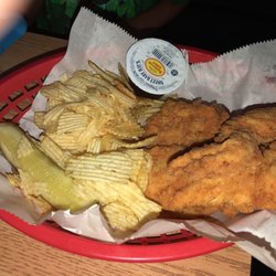 Bomber's Bar & Grill - Chicken tender basket