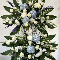 CY Florists & Gifts - Flower arrangements