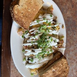 The Ugly Rooster Cafe - Farmers scramble with wheat toast
