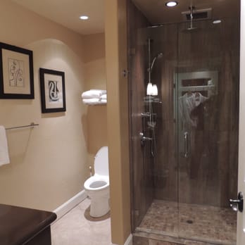 Eden Vale Inn - Stonepine Room Bathroom - Bed & Breakfast Near Me - Placerville, California