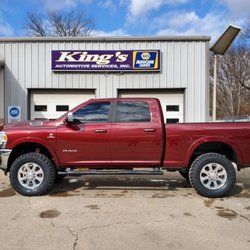 King's Automotive Service - What a nice lift!