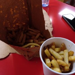 Five Guys - Patatas medianas - burgers, food - Burgers Near Me - Madrid, M