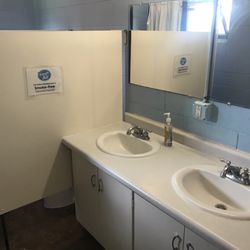 Penmarallter Campground - Clean, well-kept bathroom free of spiders!