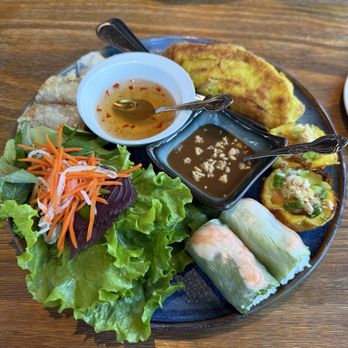 Que Viet - Platter - Vietnamese Near Me - San Francisco, California