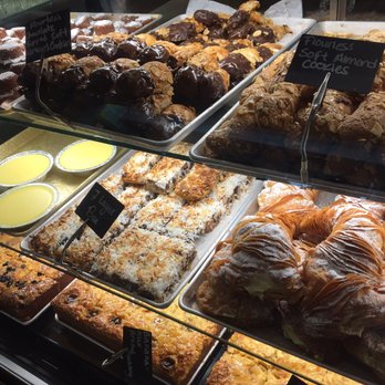 Mia's Bakery - Lots of desserts to choose - Bakeries Near Me - Brooklyn, New York