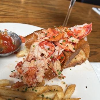 Hook & Anchor - They make sure to PACK it with lobster - Seafood Near Me - Costa Mesa, California