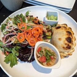 Che Restobar - argentinian empanada