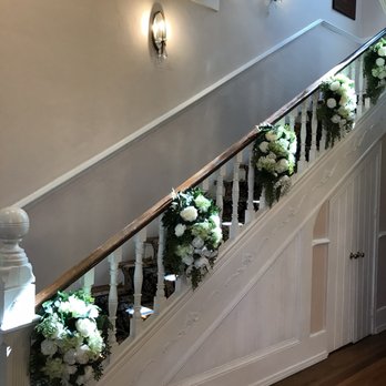 Stanley House Inn - Grand staircase that lead to our room - Bed & Breakfast Near Me - Marietta, Georgia