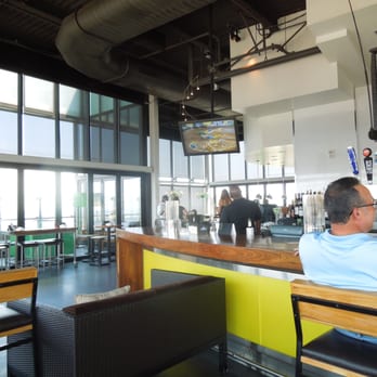 360 Rooftop Bar - Lounges Near Me - St. Louis, Missouri