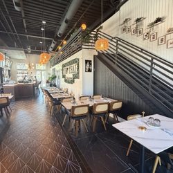 Yum Thai Cuisine & Bar - Seating