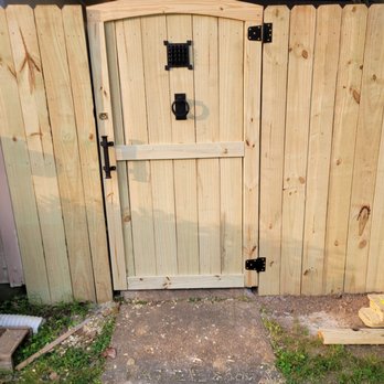 Abbott Fencing - Carpenters Near Me
