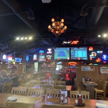 Beer Barrel Pizza and Grill - Inside - Pizza Near Me - Lima, Ohio