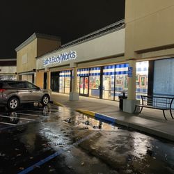 Bath & Body Works - Storefront