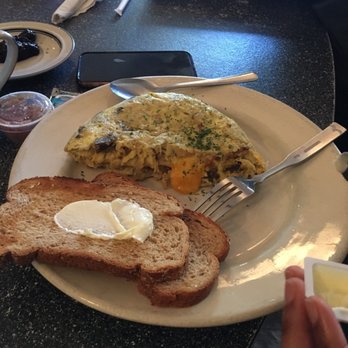 Thumbs Up Diner - Farmers omelette with wheat toast - Breakfast & Brunch Near Me - Atlanta, Georgia Thumbs Up Diner - Farmers omelette with wheat toast - Breakfast & Brunch Near Me - Atlanta, Georgia