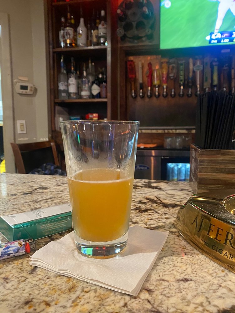 Island Girl Taproom Image