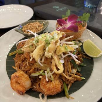 Aqua Penny's - Shrimp Pad Thai - Seafood Near Me - Leawood, Kansas