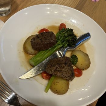 Cooper’s Hawk Winery & Restaurant - Grilled Tenderloin Medallions - New American Near Me - Columbus, Ohio