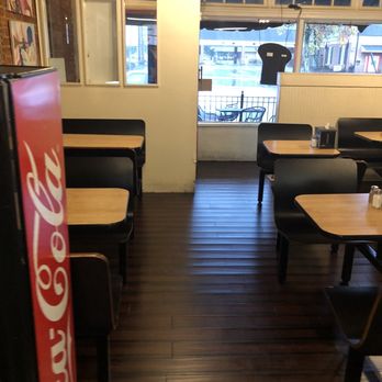 Q's Restaurant - Inside - Southern Near Me - East Point, Georgia Q's Restaurant - Inside - Southern Near Me - East Point, Georgia