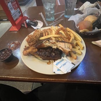 Logan's Roadhouse - Ribs & Chicken Tenders Combo - Steakhouses Near Me - Waxahachie, Texas